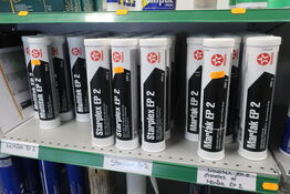 Hylde med div. Plejemidler TEXACO m.fl.