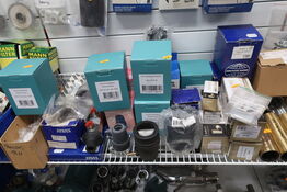 Hylde med div. Varelager VOLVO PENTA m.fl.