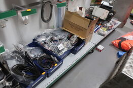 Hylde med div. varelager