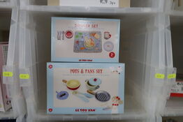 2 stk. legetøjs pander, tallerkner LE TOY VAN, Dinner set, Pots & Pans Set