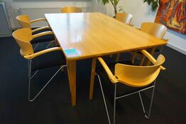 Konferencebord med seks stole 