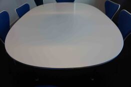 Elipse spisebord i højglans hvid 