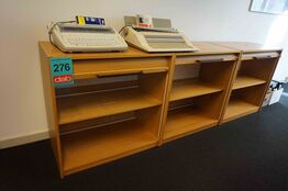 3 stk Jalusiskabe og 2 skrivemaskiner 