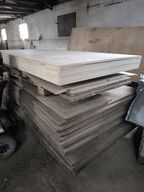 2 stk. paller med div. Krydsfinerplader