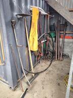 Div. Haveredskaber, forlængerledninger, varelager m.m.