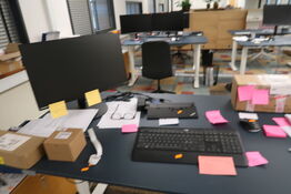 Computerskærm LENOVO T23i-10, tastatur, mus og dockingstation