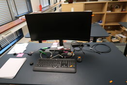 Computerskærm LENOVO T34W-20, tastatur, headset, mus og dockingstation 