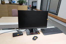 Computerskærm LENOVO T24i-20, tastatur, mus og dockingstation