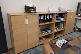 4 stk. skabe/reoler med indhold