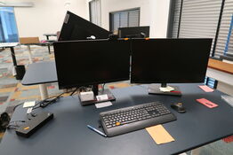 2 stk. computerskærme LENOVO T27i-30, tastatur, mus og dockingstation