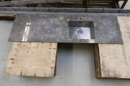 Køkken Bordplade med underlimet stålvask