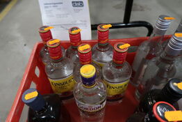 7 fl. Gin (se billeder)