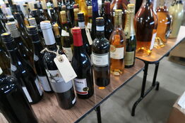 5 fl. Vin (se billeder)