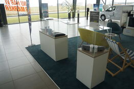 2 stk. Udstillingsreoler