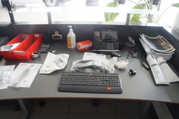 Tastatur, telefon, m.v.