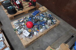 Palle med diverse kabler mv. 