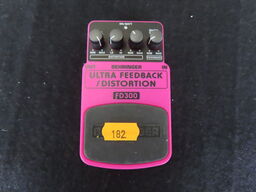 Guitarpedal - Ultra feedback/distortion FD300 - BEHRINGER