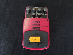 Guitarpedal - Ultra metal UM300 - BEHRINGER