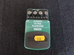 Guitarpedal - Ultra flanger UF300 - BEHRINGER