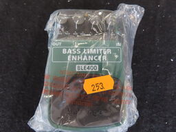 Guitarpedal - Bass limiter enhancer BLE400 - BEHRINGER