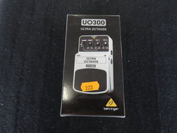 Guitarpedal - Ultra octaver UO300 - BEHRINGER