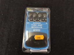 Guitarpedal - Tube amp modeler TM300 - BEHRINGER