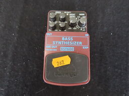 Guitarpedal - Bass synthesizer BSY600 - BEHRINGER