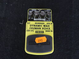 Guitarpedal - Dynamic wah/human voice DW400 - BEHRINGER