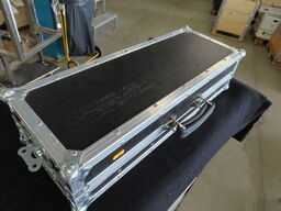 Flightcase til 6 stk. Guitarpedaler, inkl strømkabler