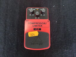 Guitarpedal - compressor/limiter CL9 - BEHRINGER