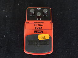 Guitarpedal - Ultra fuzz UZ400 - BEHRINGER