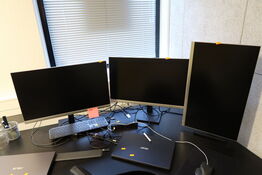 3 stk. computerskærme HP 27mq med dockingstation LENOVO Thinkpad Hybrid m.m.