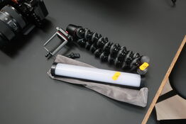 Lysrør NANLITE PavoTube II 6C samt tripod