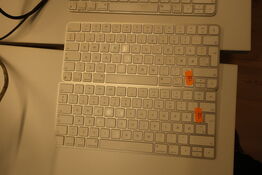 2 stk. tastature APPLE 