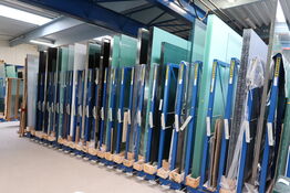 Div. Glas i reolssytem (reolsystem medfølger ikke)