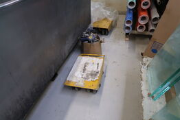 2 stk. maskinskøjter samt skruetvinger