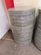 36 stk. Runde bordplader til cafeborde