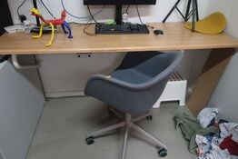 Skrivebord / kontorstol 