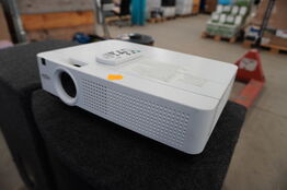 Projektor SANYO PLC-XU4000