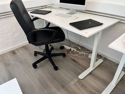 Hæve/sænke bord inkl. Stol JYSK 160x80