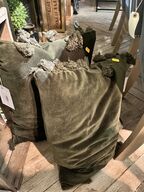 2 stk. Puder inkl. Trækasse 40x60 cm.