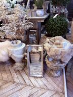 Div. Potter, vaser og spejl.