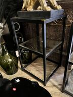 2 stk. Side borde u. Indhold 70x50x50 cm.