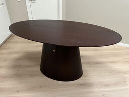 Elipseformet Spisebord i træ