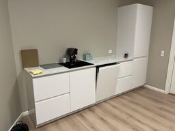 Kvik Køkken med opvasker og køle og frys