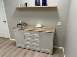 Chartol m. træ hylde 