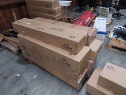 Palle med diverse hylder og knagrækker NOVA SOLO