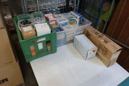 Div. Skruer, pluks m.m.