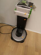 Robotstøvsuger iROBOT i7 Roomba med automatisk tømmestation