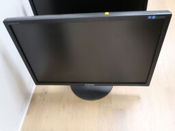 Skærm SAMSUNG 24"